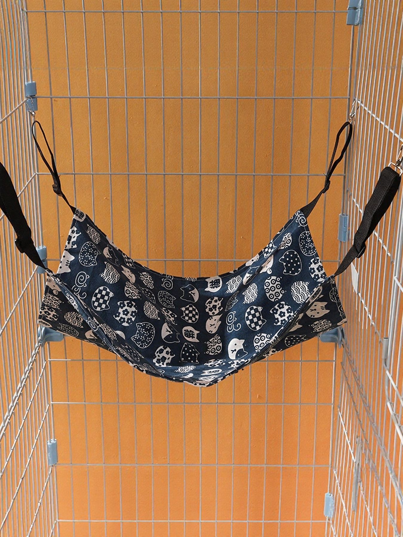Comfortable Hanging Pet Hammock with Adjustable Straps